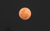 Пълното лунно затъмнение създаде супер кървава Луна