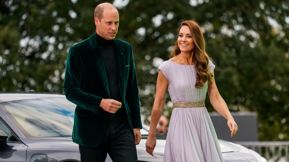 Херцогинята на Кеймбридж отдавна е шампион по повторното носене на