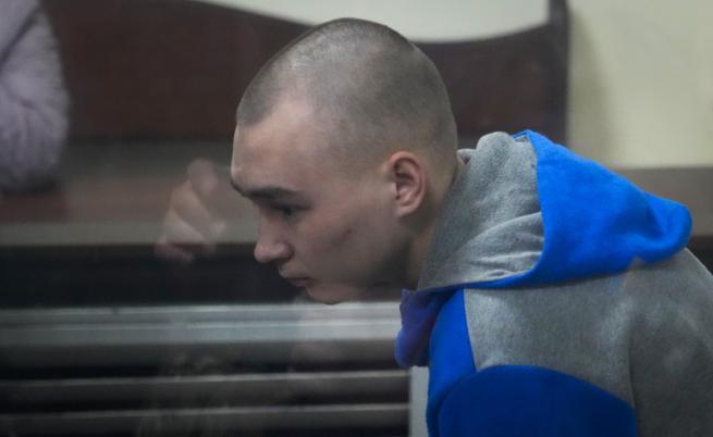 Руски войник се призна за виновен за военни престъпления в Украйна
