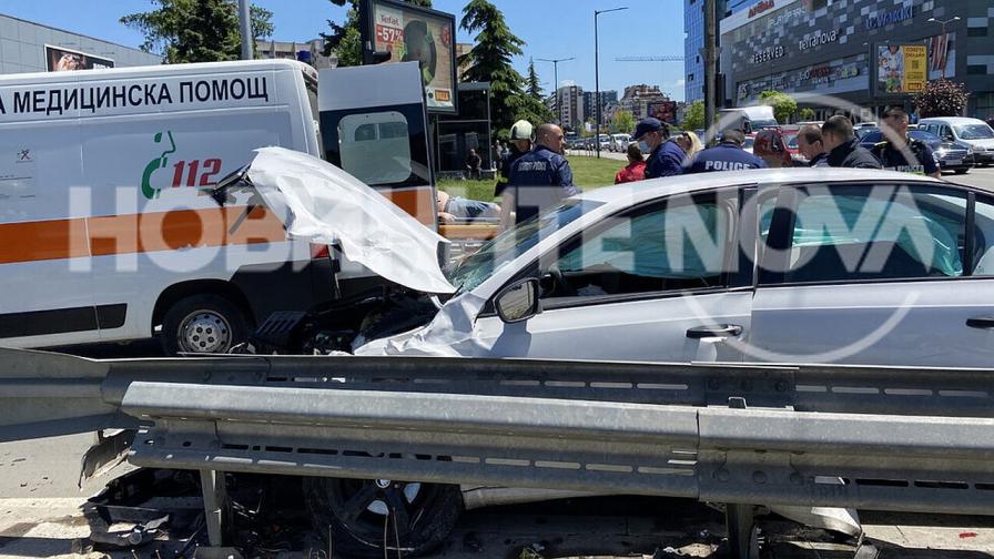 Лек автомобил и линейка се блъснаха в София