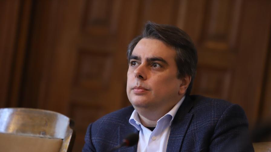 <p>Асен Василев е кандидатът за премиер на ПП</p>