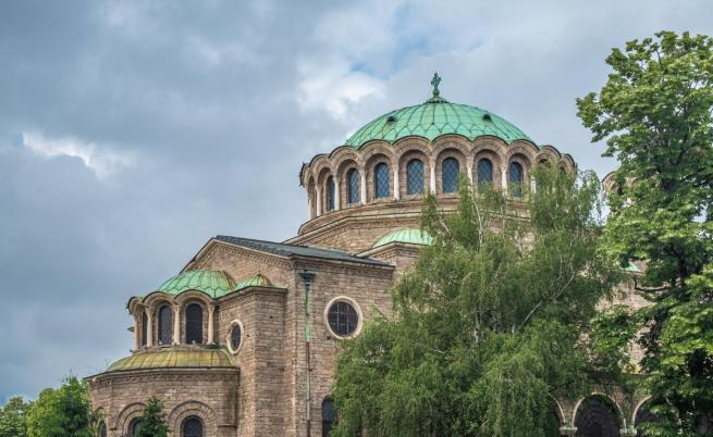 Мощите на Методий и Кирил вече са в България