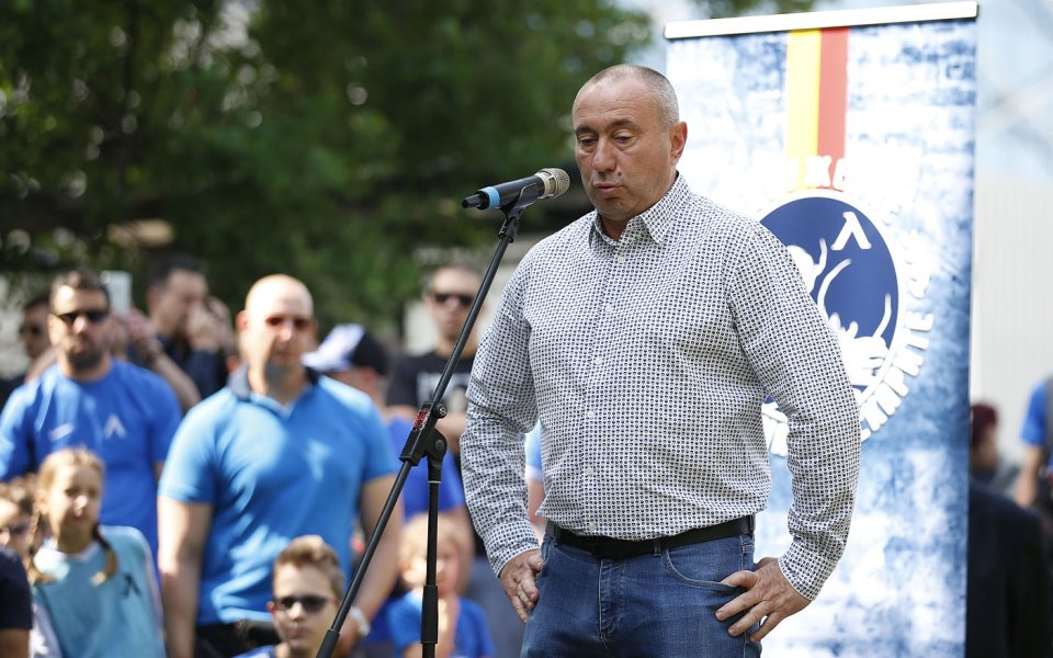 Бившият треньор на Левски Димитър Димитров е предложил Джонатан Морсей