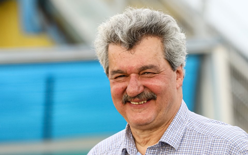 Бившият собственик на Левски Тодор Батков обяви официално, че ще вземе