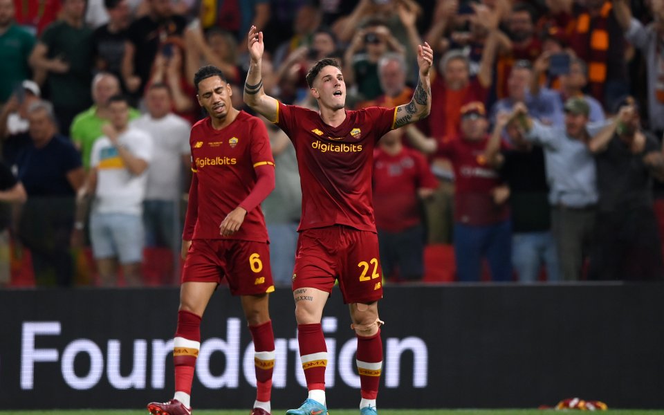 Рома и Фейенорд играят при 1:0 във финала на Лигата
