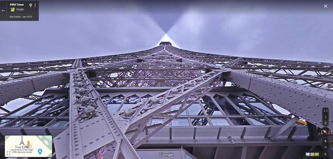 <p>Street View ни показва поглед отдолу към Айфеловата кула</p>