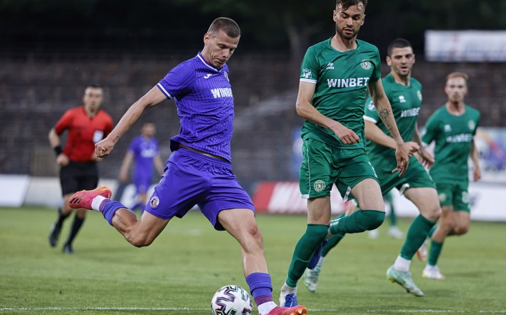 Етър се раздели с Ловре Кнежевич, той отива в Локомотив Пловдив