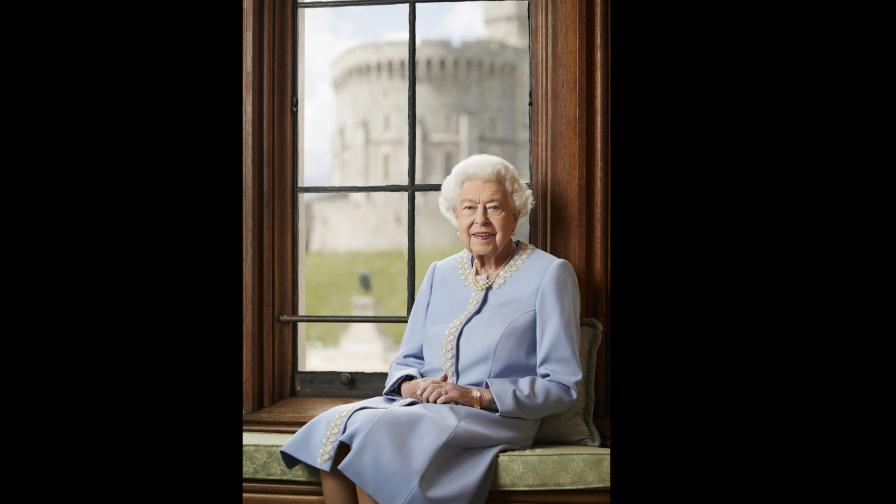 <p>Без корона, но величествена: Нов портрет на&nbsp;Елизабет II</p>