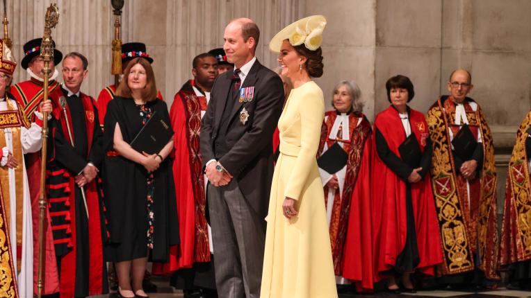  Кейт Мидълтън засия в жълто 