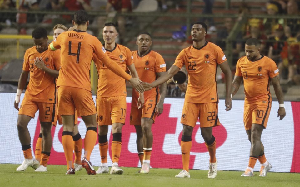 Нидерландия постигна първата си победа от четвърт век насам срещу