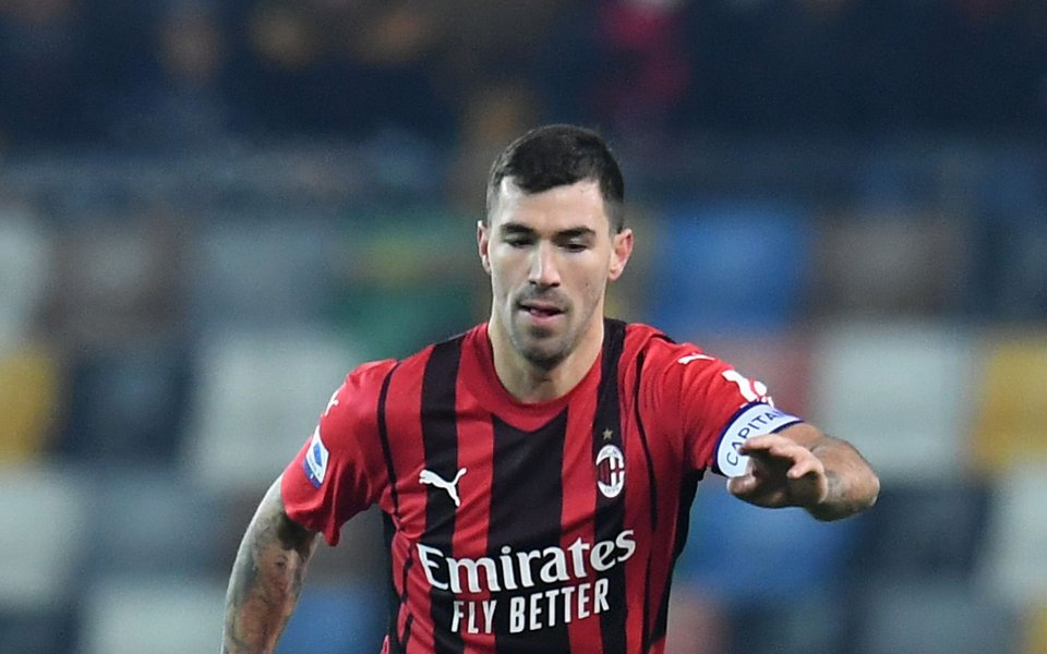 В края на месец юни капитанът на Милан Алесио Романьоли