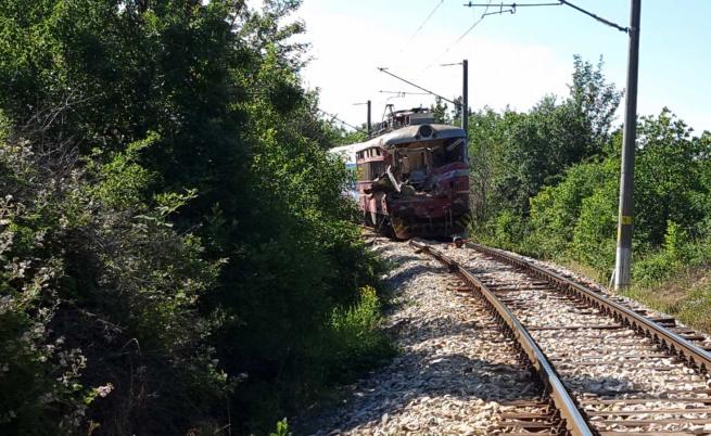 Катастрофа между влак и камион във Видинско, има загинали