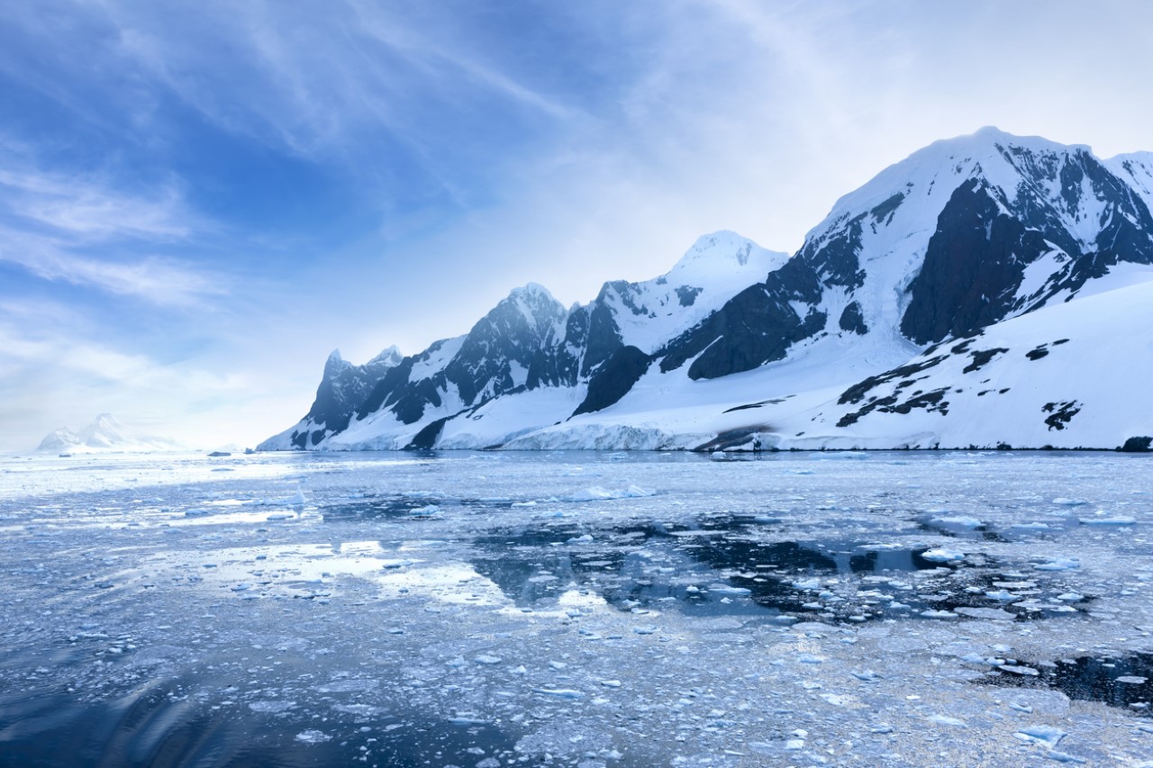 <p>Друг интересен проект, който е осъществен в рамките на 23-тата експедиция от нашите полярници, е изкачване и измерване на върховете от главното било на планината Тангра. Участници в проекта са и алпинистите Дойчин Боянов и Николай Петков</p>