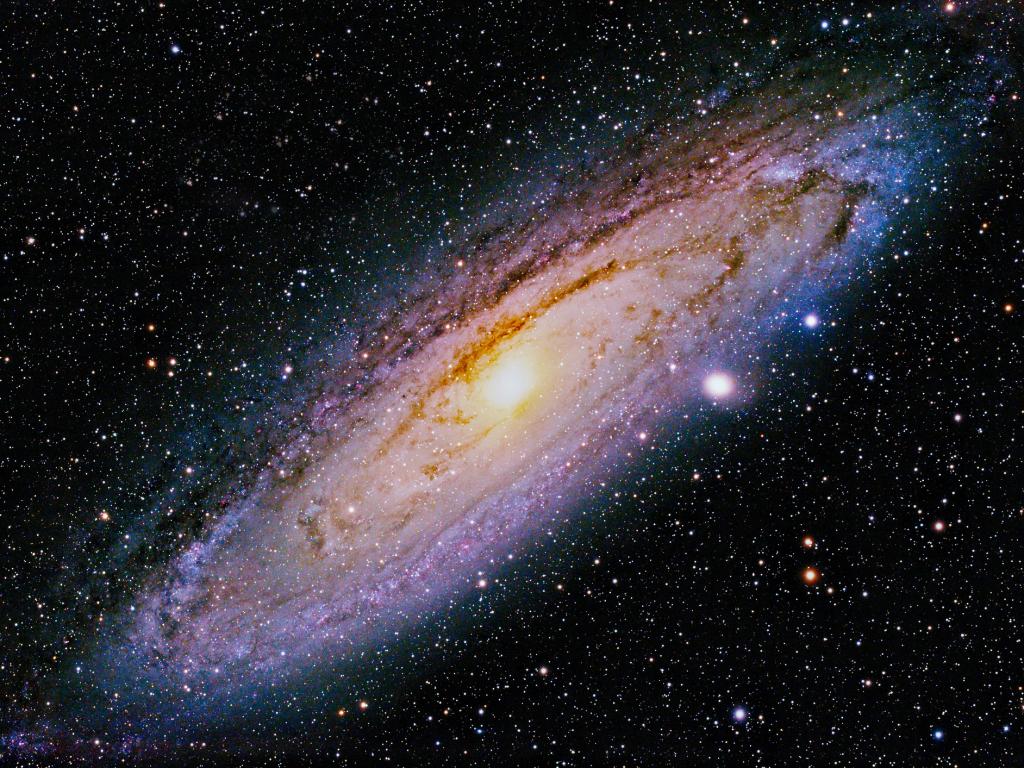 Галактиките са с различни форми и размери Млечният път например