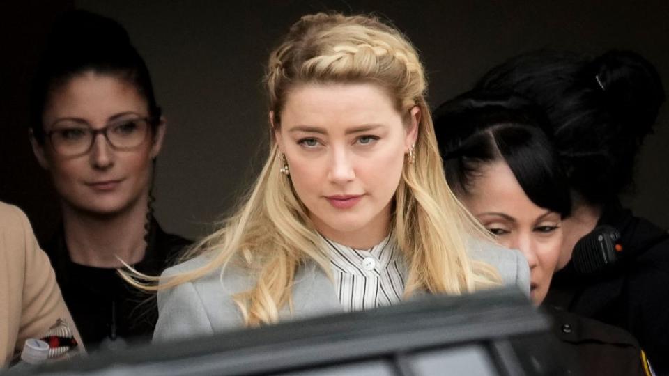 Амбър Хърд, бившата съпруга на Джони Деп, се съгласи да даде ексклузивно