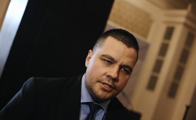 Балабанов: Това правителство е катастрофално, то работи в защита на Борисов