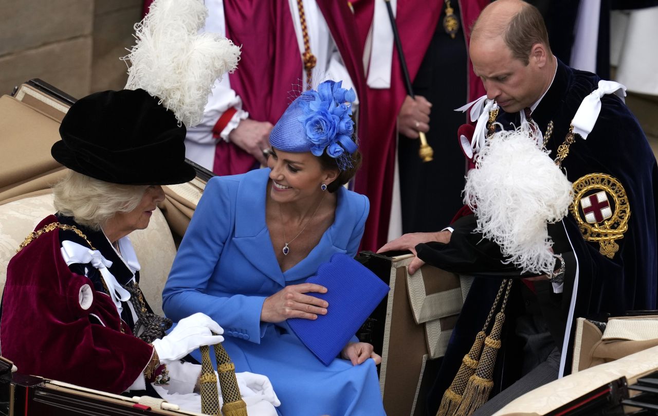 <p>Кейт Мидълтън присъства на церемонията по връчването на Ордена на жартиерата в параклиса &quot;Сейнт Джордж&quot; в Уиндзор, Англия</p>