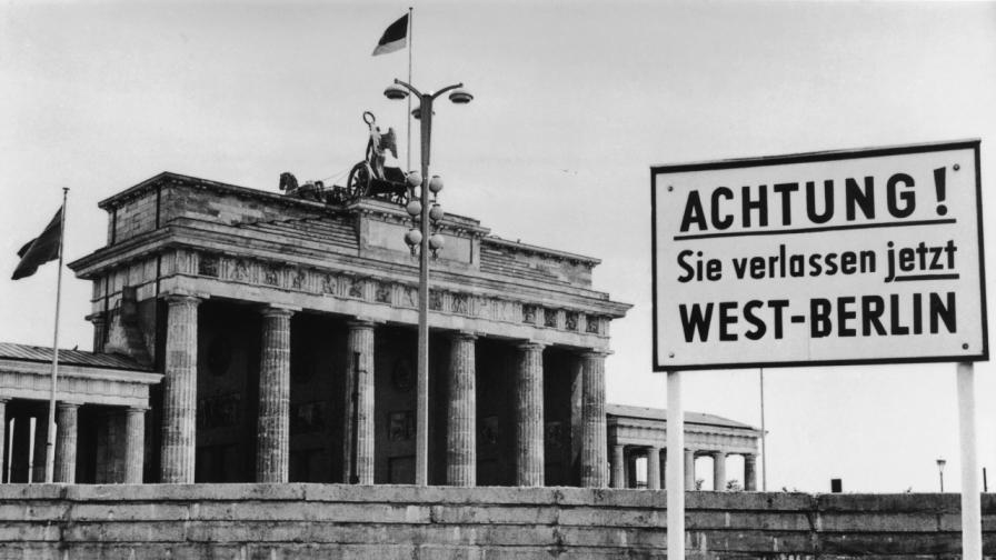 <p>Берлинската стена: Мрачните опити за бягство</p>