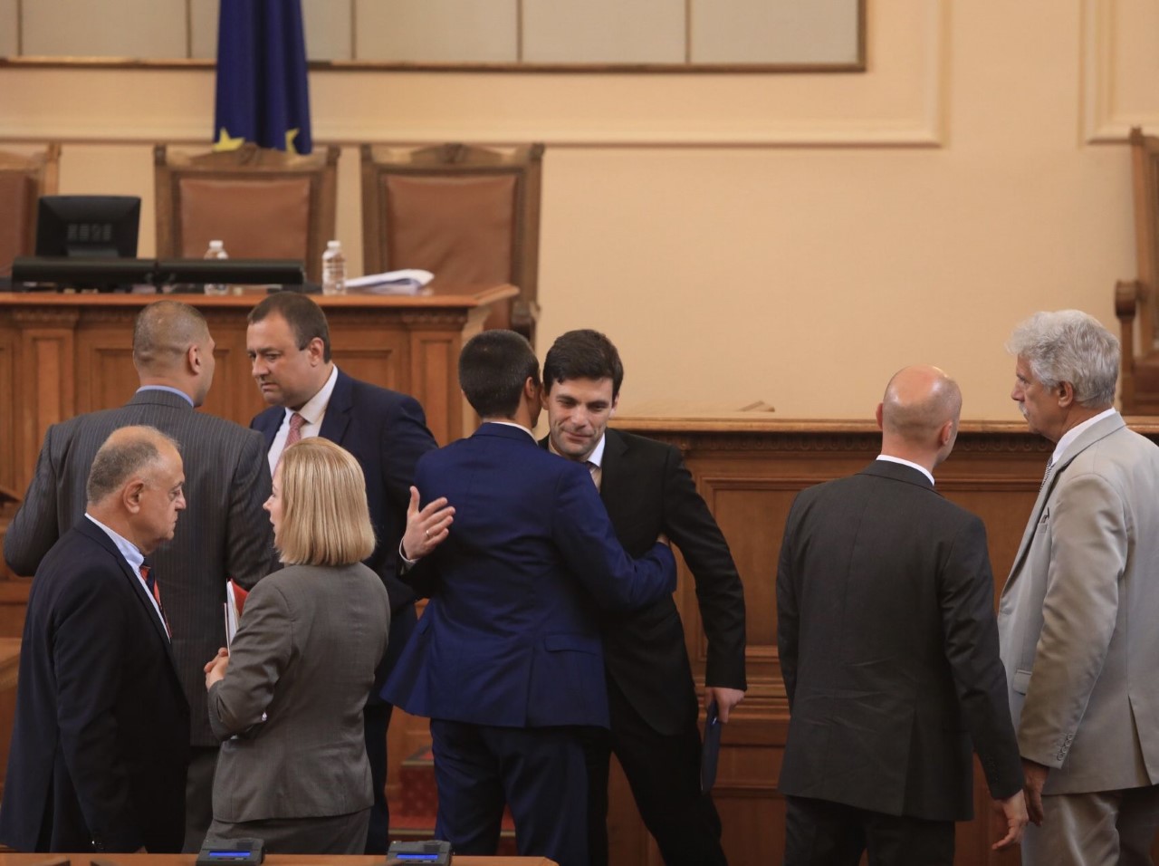 Освободиха Никола Минчев от поста му на председател на парламента: "За мен беше чест, е и ще продължи да бъде."