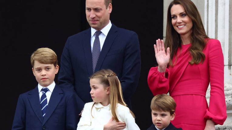 принц Уилям Кейт Мидълтън прин Джордж принцеса Шарлот принц Луи