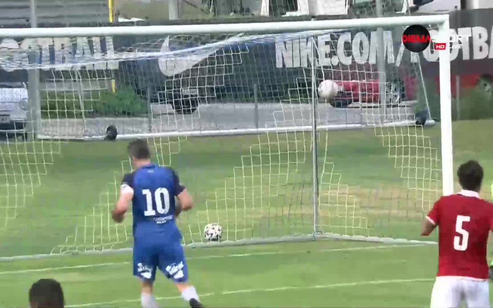 Пресиращите действия на родния тим дадоха резултат в 41-ата минута.