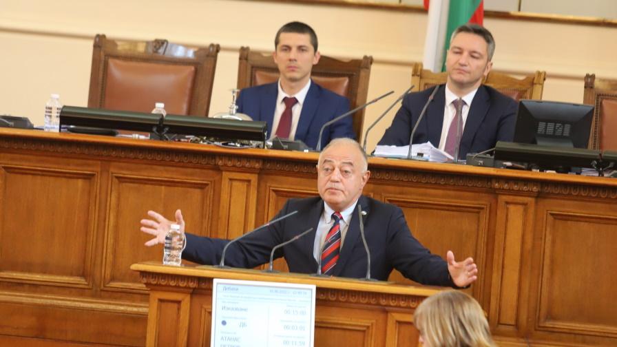 Атанасов: Опозицията цели да покаже неспособността на НС да функционира