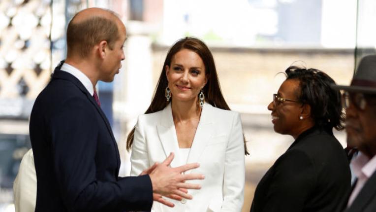  Кейт Мидълтън и принц Уилям в лондонската гара Ватерло 