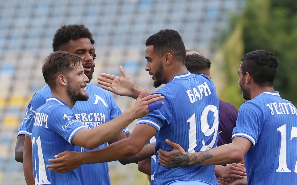 Френският съдия Жереми Пиняр ще ръководи първата среща от втория