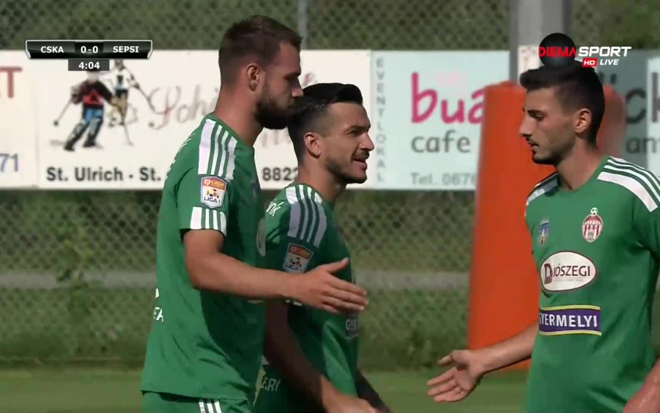 Румънците поведоха още в четвъртата минута. Димитър Евтимов излезе да