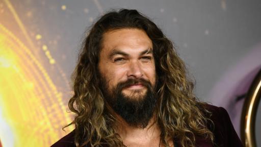 https://m3.netinfo.bg/media/images/50125/50125331/512-288-dzhejsyn-momoa.jpg