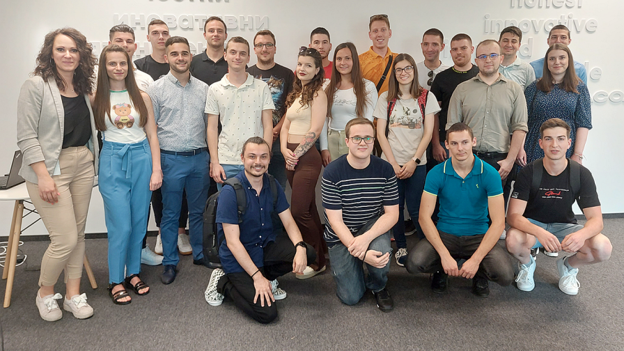 31 студенти от ТУ-София завършиха  „Vivacom Техническа академия“ 2022