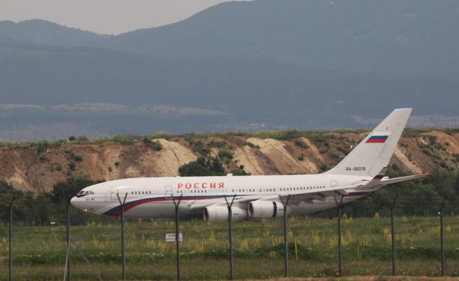 Самолети на Руската федерация прибраха дипломатите си