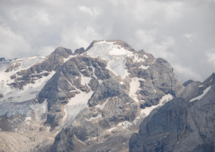 Шестима загинали при срутване на ледник в Алпите