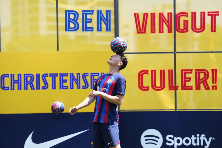 Официално представяне на Андреас Кристенсен като играч на Барселона1