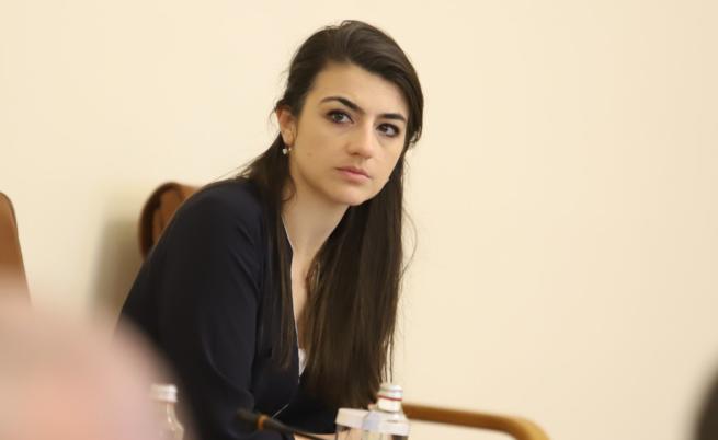 Лена Бориславова остава в 49-ото НС: ЦИК отказа да я заличи като депутат