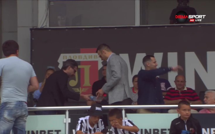 Бербатов гледа на живо Локо Пд – Пирин