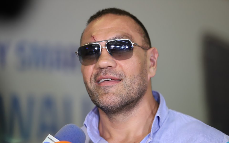 Нямам намерение да спирам с бокса. Това заяви най-добрият ни