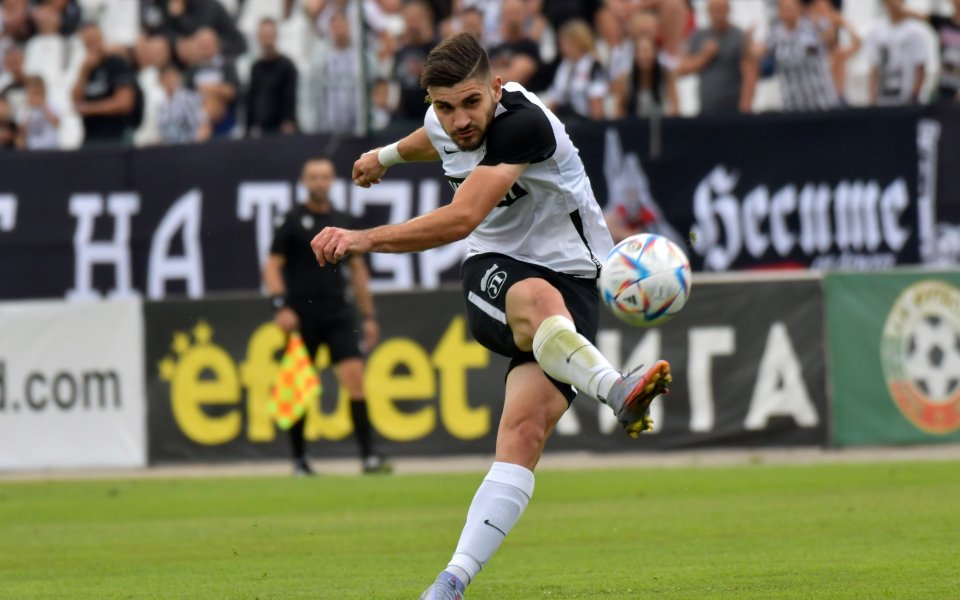 Два отбора от Нидерландия са проявили интерес към нападателя на