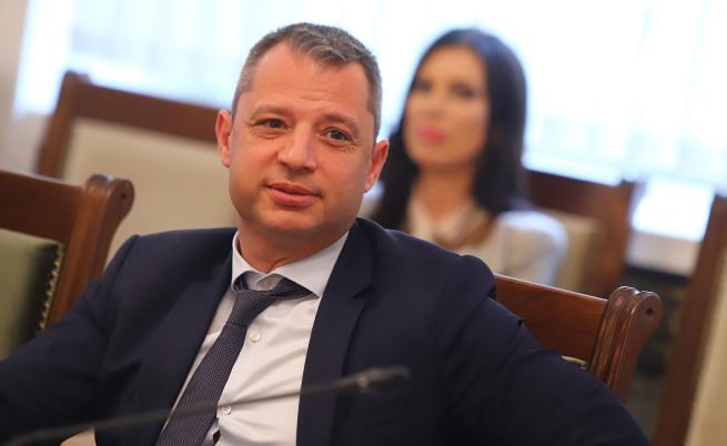  Делян Добрев 