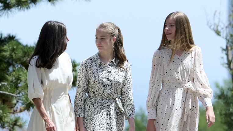  Испанското кралско семейство на общ ангажимент за премиите „ Принцесата на Жирона “ 