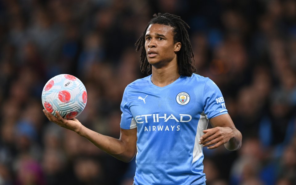 Защитникът на Манчестър Сити Нейтън Аке няма да премине в