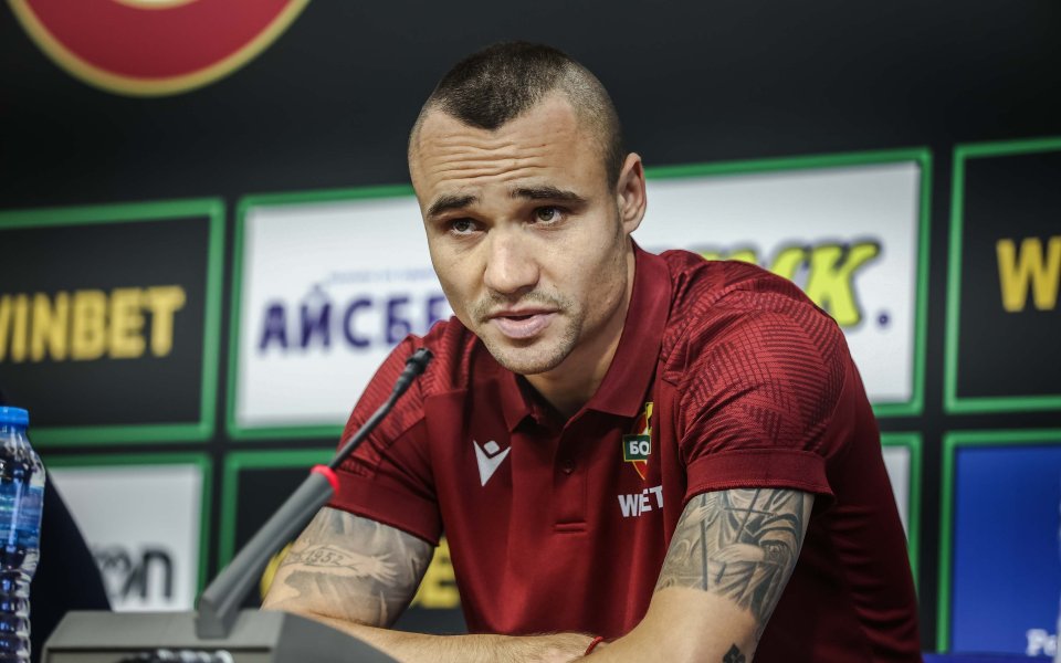 Защитникът на Ботев Пловдив Виктор Генев даде мнението си преди