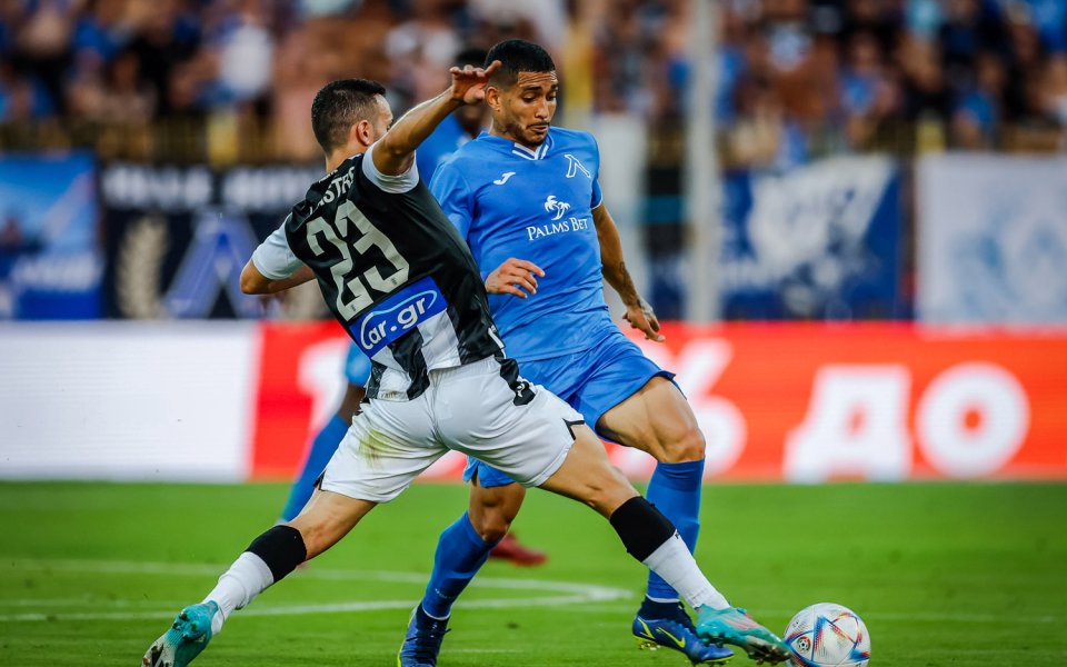 Отборите Левски и ПАОК са при резултат 2:0 в първи