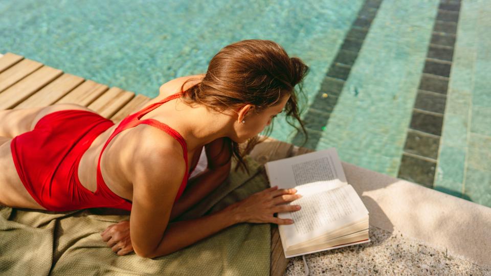 жена книга басейн лято
