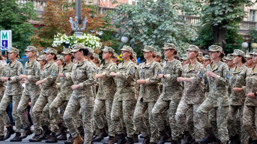 Украйна: 50 000 жени служат в армията ни