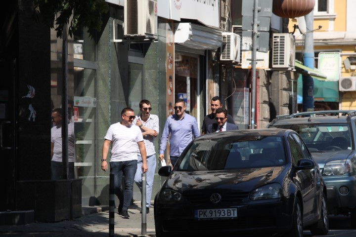 Националният съвет на БСП заседава за връщането на мандата