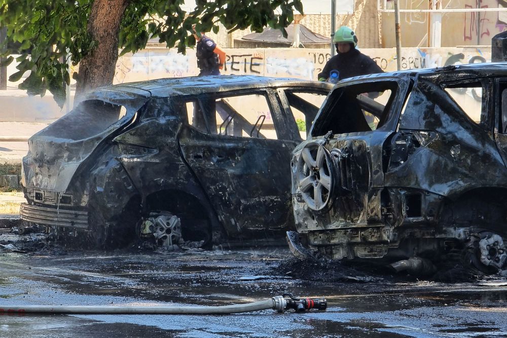 Запалиха луксозен софийски автомобил в Монтана