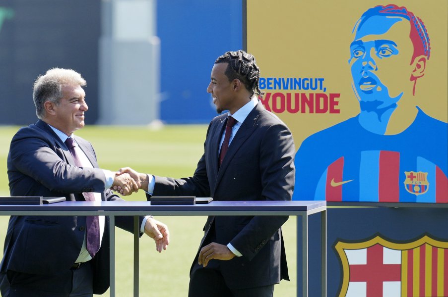 Официално представяне на Жул Кунде като играч на Барселона1