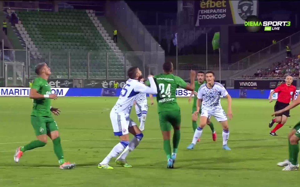 В шестата минута, при първия си шанс в срещата, Дино