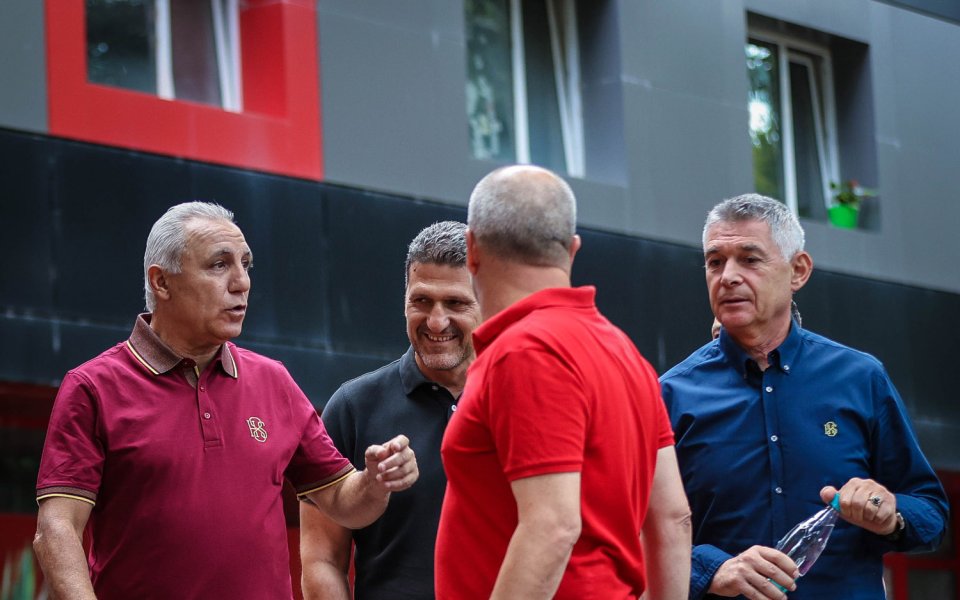 Христо Стоичков и Димитър Пенев пристигнаха за 